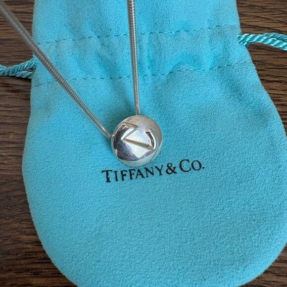 Tiffany & Co. Initial Letter 'C’ Necklace - Picture 4 of 6